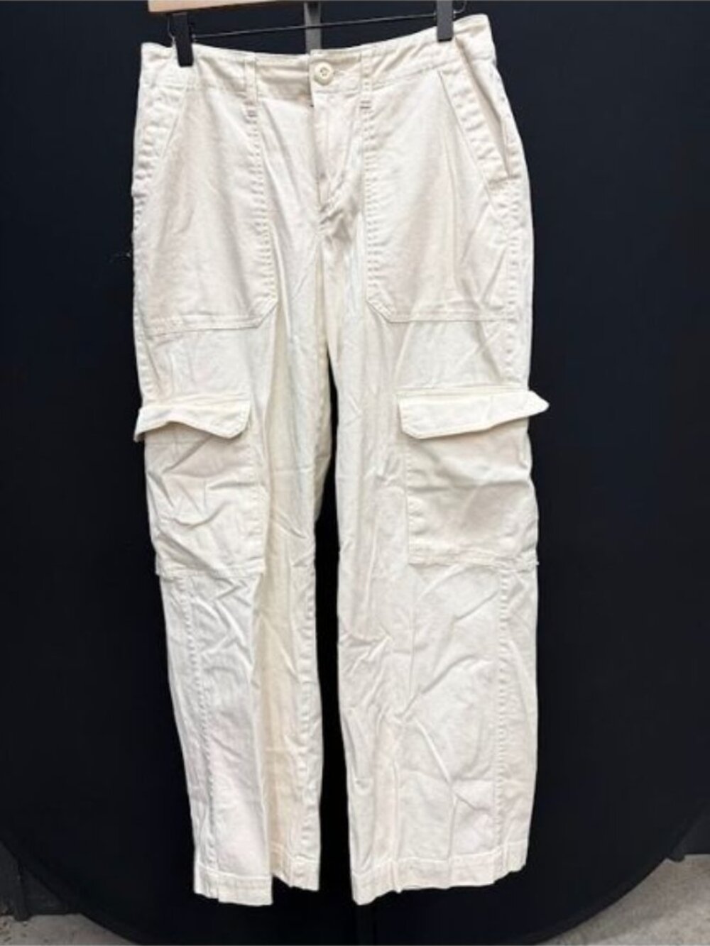Universal Thread Cream Wide Leg Cargo Pants
